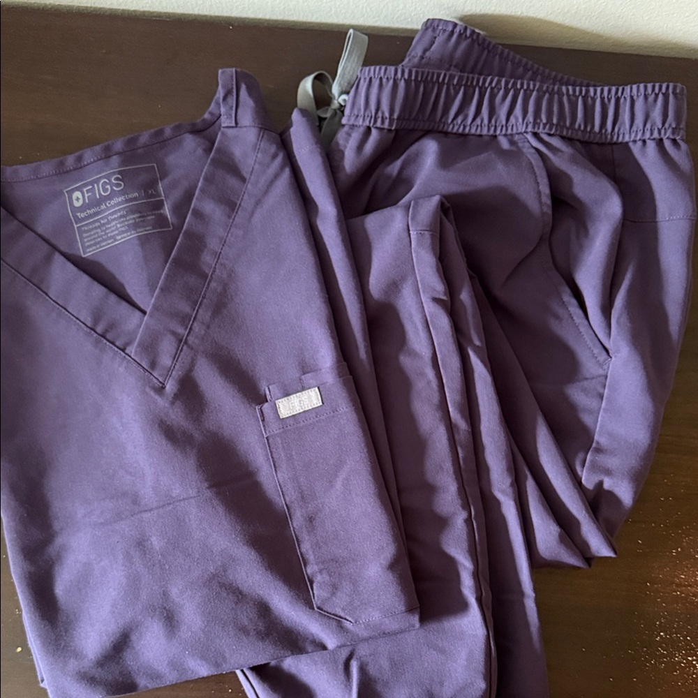 FIGS Men's Purple Jogger Scrub Shirt & Pants in XL PO 2197